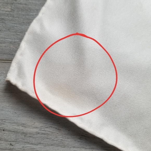 Authentic vintage Chanel floral scarf - Picture 5 of 6